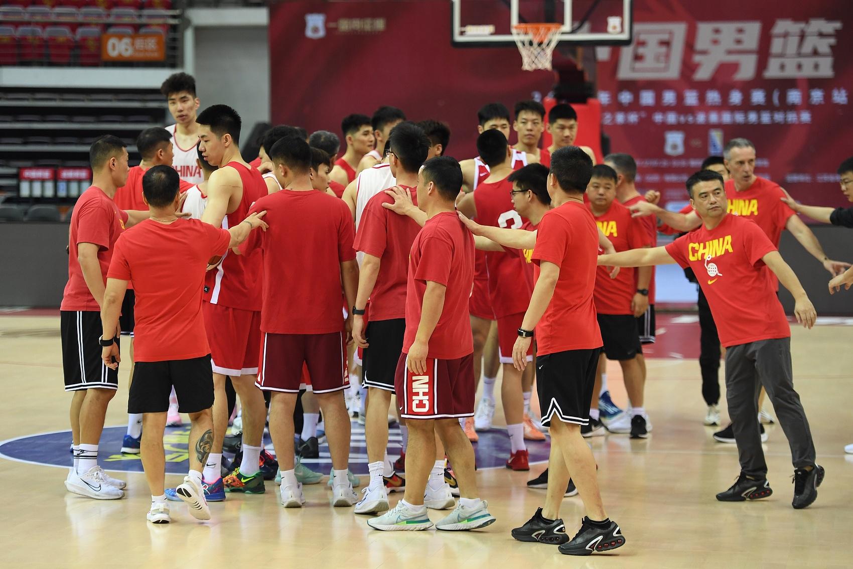 进入四强, 更高大的队 进入四强, 更高大的队