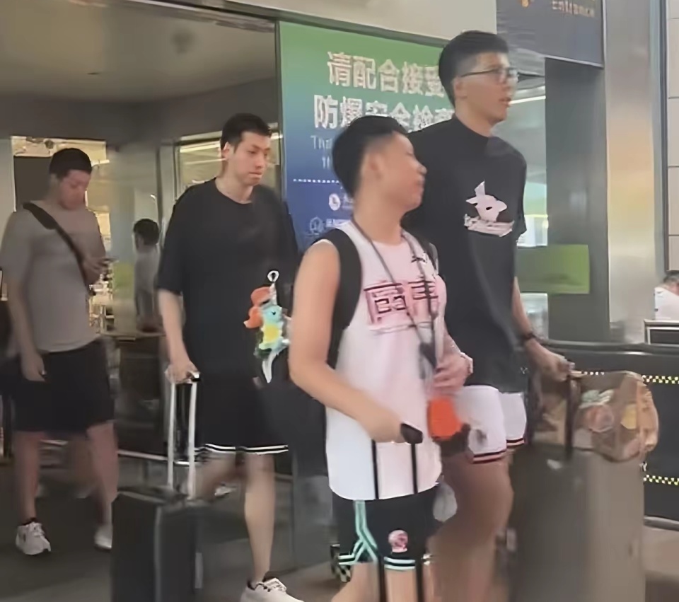 技术短板得, inews, 与萨林杰共 技术短板得, inews, 与萨林杰共